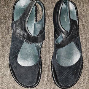 Propet Black Leather Mary Jane 12M